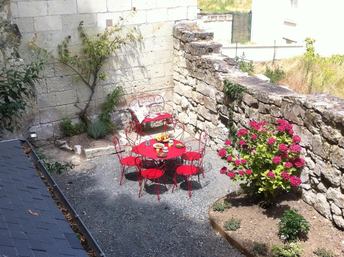 Villa L’escale Troglo au bord de la Loire à Souzay-Champigny Extérieur photo